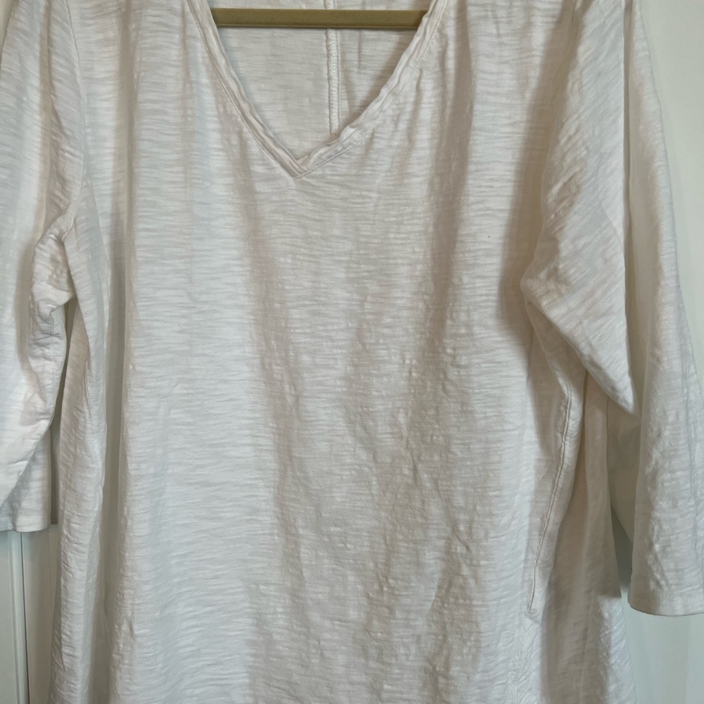 Chico’s size 3. XL. V neck tee 3/4 length sleeves
